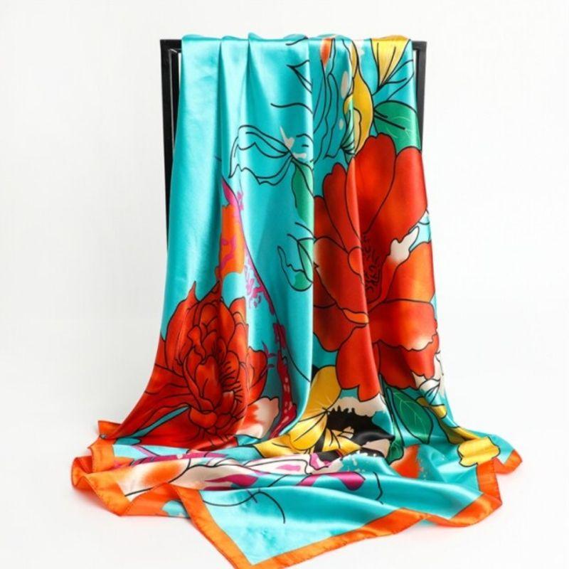 Bandana Tuch mit Seiden Effekt - Quadratisches 90 x 90cm Tuch mit grossen Blumen in rot - Vielseitiges Tuch kann als Kopftuch, Foulard, Top und mehr getragen werden