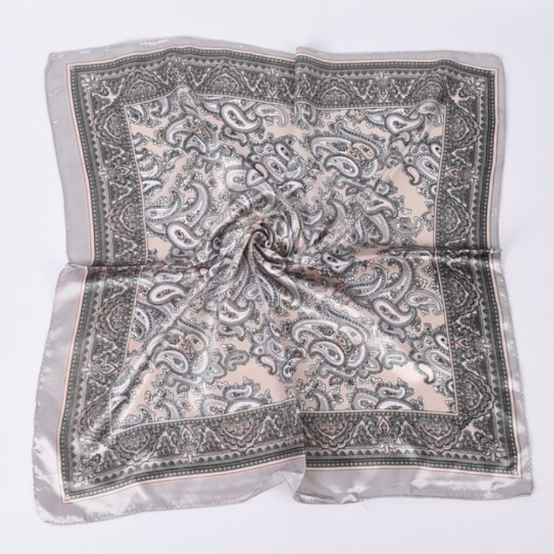 Satin Seiden Bandana Tuch mit Paisley Mustern in beige silber