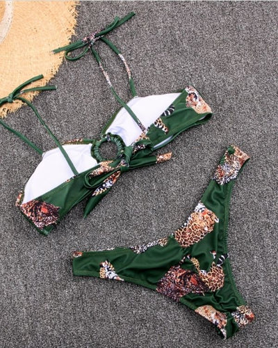 Tiger Bikini Set aus Bandeau Oberteil mit Treagern und leichter Brazilian Bikinihose 