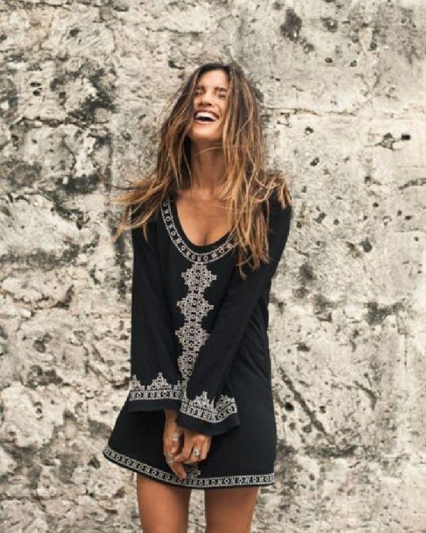Boho Tunika Kleid mit Rundhals und Ethno Mustern