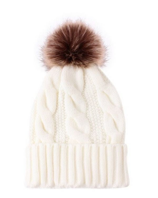Weisse Winter Strickmuetze mit Zopfmuster Kunstfell Bommel - Beanie in weiss
