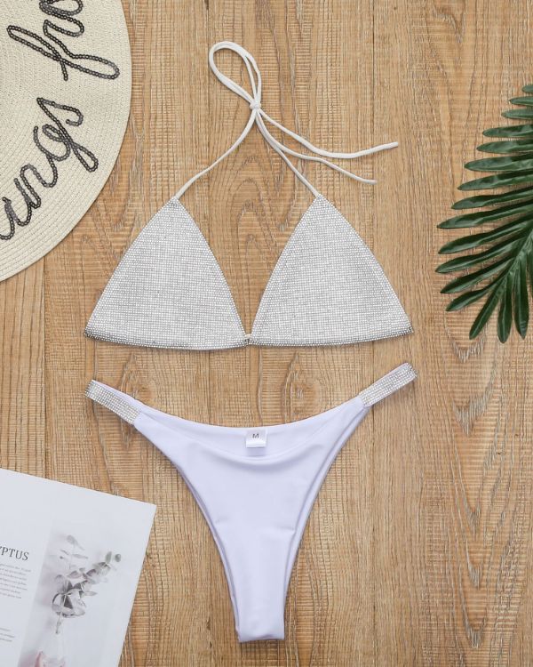 weisses Bikini Set aus Triangel mit Glitzersteinen und Badehose High-Waist