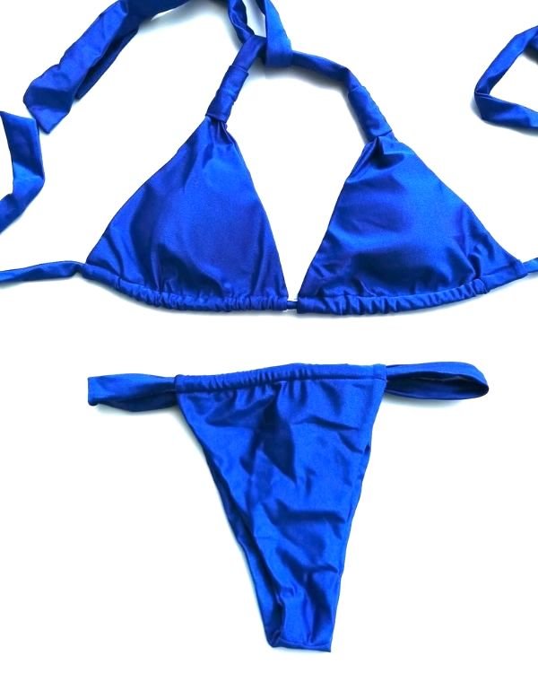 Blaues Bikini Set aus Triangel Oberteil und Bikini Hose mit elastischen Baendern - Weiches Bikini in Blau 