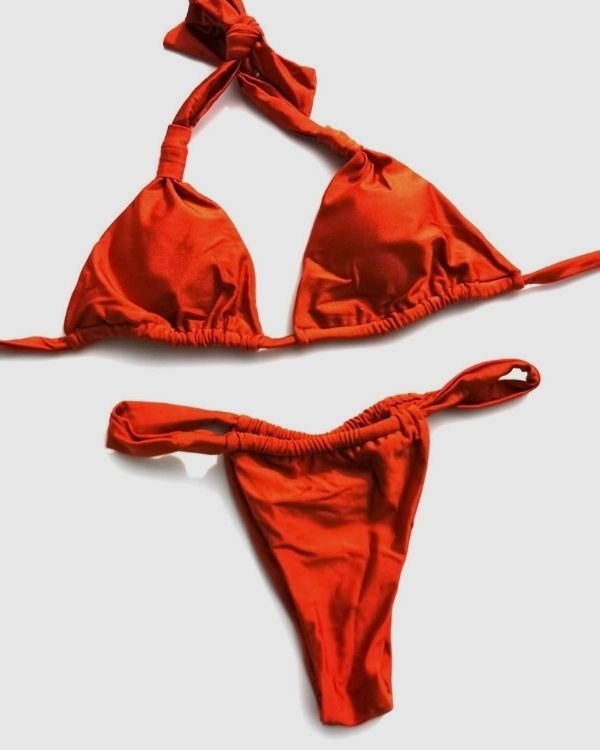 Orange rostiges Bikini Set aus weichem Material Stoff - Bademode Schweiz