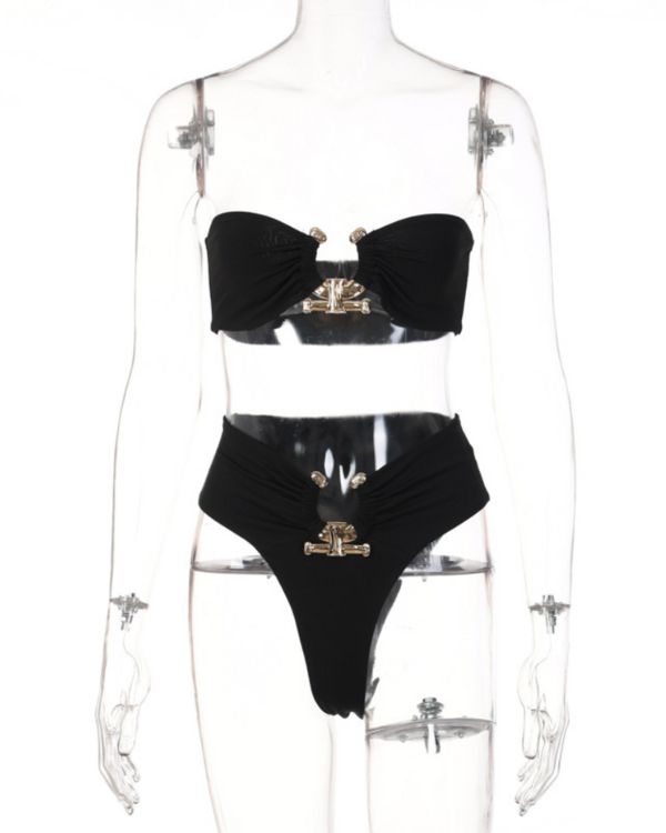 High-Waist Bikini Set aus Bandeau Brazilian Badehose mit goldenen Halb Kreis Dekoration