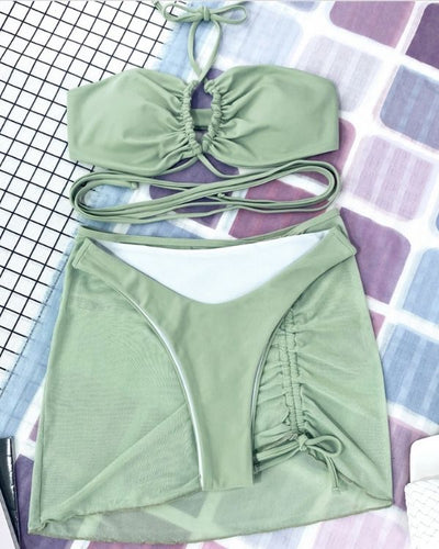 Gruenes Bikini Bademode Set aus 3 Teilen 