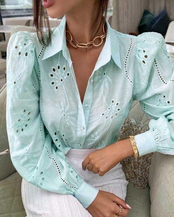 Baumwolle Bluse Damen - Mint-Grün mit kleinen Cut-Outs und Blumen Mustern
