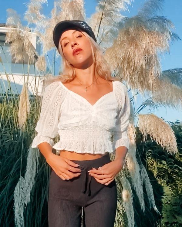 Weisse langarm Boho Shirt Bluse mit Ruffeld Effekt 