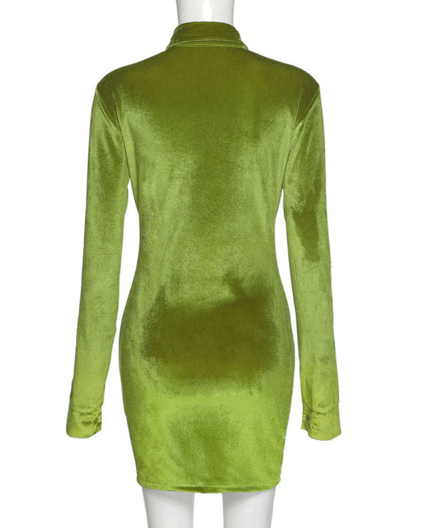 Damen Velvet Blusenkleid | Kleid im Blusenschnitt mit langen Ärmeln und Knöpfen auf der Vorderseite | Taillierte Bluse im Kleid Schnitt mit Kragen | Grünes Velvet Blusenkleid Damen Schweiz