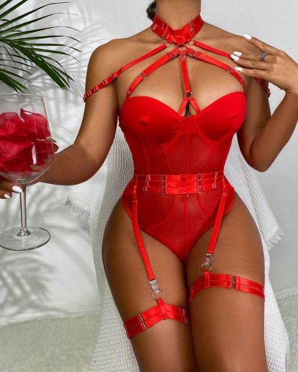 Erotischer Sexy Damen Bodysuit in rot aus Mesh Stoff und im Bondage Look 