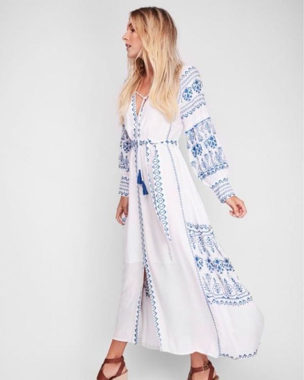 Weisses Damen Baumwolle Kleid Maxikleid Bodenlagen Sommerkleid in weiss mit blauen Stickereien 