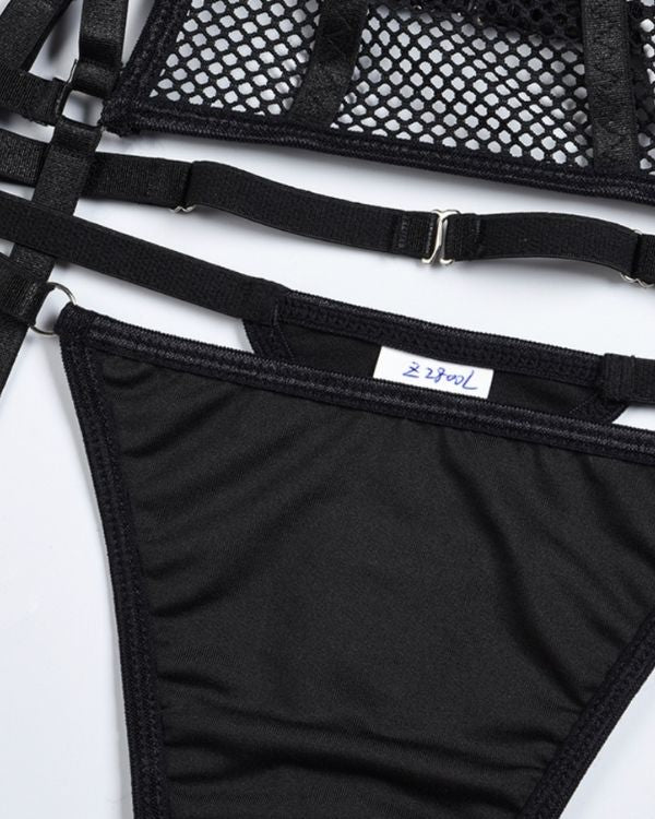 Erotisches Dessous mit String Tanga und Netz Bondage Oberteil BH Top