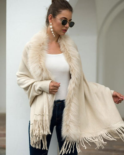 Beige Damen Strickjacke Cape Poncho mit Fransen und Kunstpelz Kragen