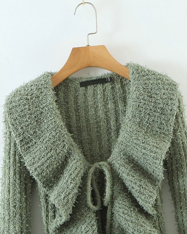 Gruene Fluffy Knitted Strickjacke Cardigan mit Ruffle Effekt Kragen und zum binden auf der Vorderseite