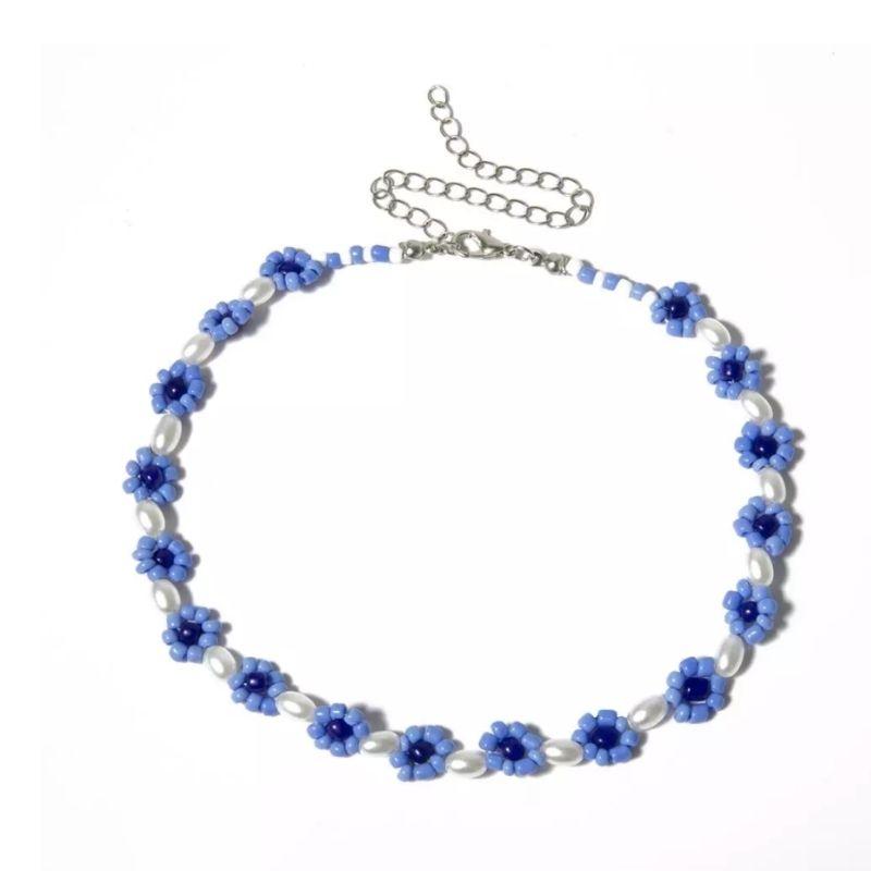 Blumenkette Choker Halskette Perlen Blaue Blumen weisse Perlen - Boho Blumen Schmuck Schweiz