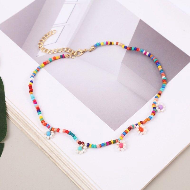 Farbige Choker Halskette aus verschiedenen farbigen Perlen
