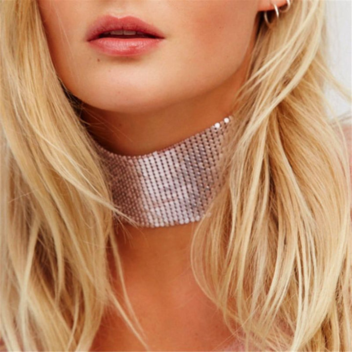 Silberne hohe Pailletten Shiny Choker Halskette Halsband Statement Kette