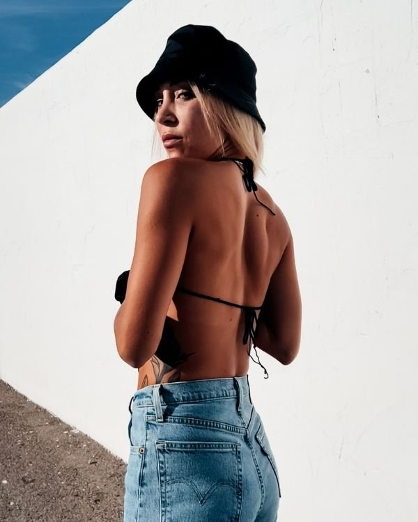 Rueckenfreies Damen Neckholder Schlangen Snake Top mit Spitze auf der Vorderseite 