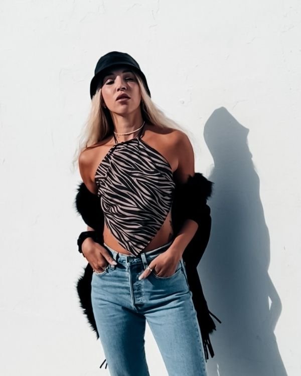 Boho Crop Top Neckholder Rueckenfrei mit Zebra Muster in schwarz-braun 