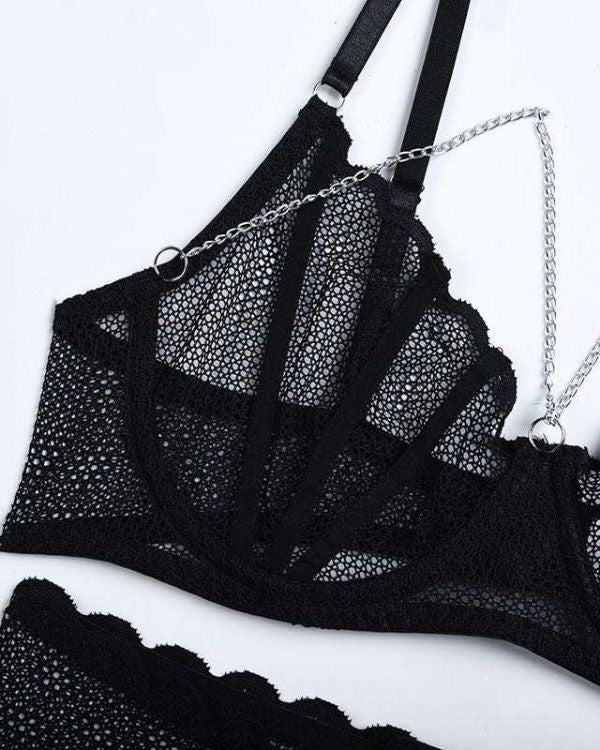 BH mit verstellbaren Traegern und Mesh Cut-Out Stoff mit Gliederketten Details