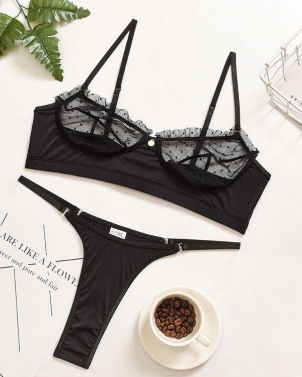 Hochwertiges schwarzes Dessous Lingerie Set aus Mini Slip und Halb BH 