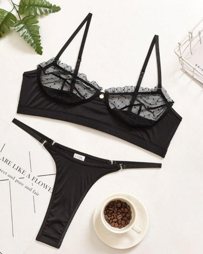 Hochwertiges schwarzes Dessous Lingerie Set aus Mini Slip und Halb BH 