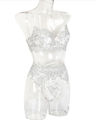 Weisse Spitzen Reizwaesche Dessous Set aus BH, Strapsen Halterung und String Tanga