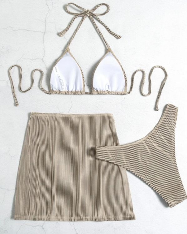 beiges khaki Bikini Set aus Triangel Oberteil und High-Waist Badehose mit passendem Rock 