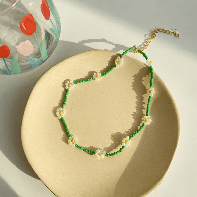 Farbige Perlenkette Choker mit Gänseblümchen Blumen
