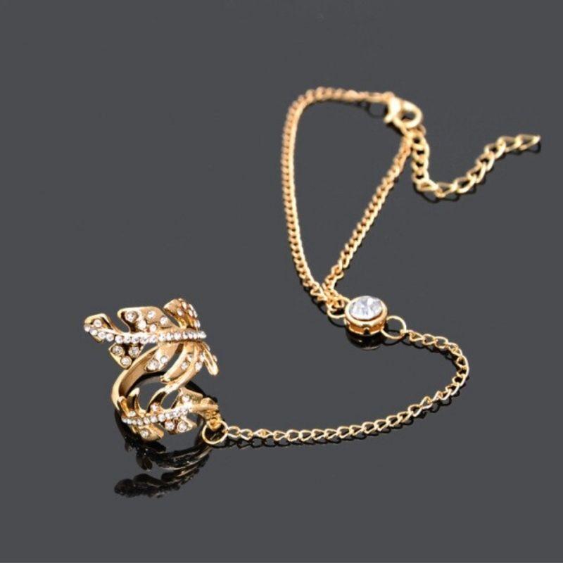 Armkette mit Fingerringe und Kette über das Handgelenk - Blatt Symbol Armkette Fingerring