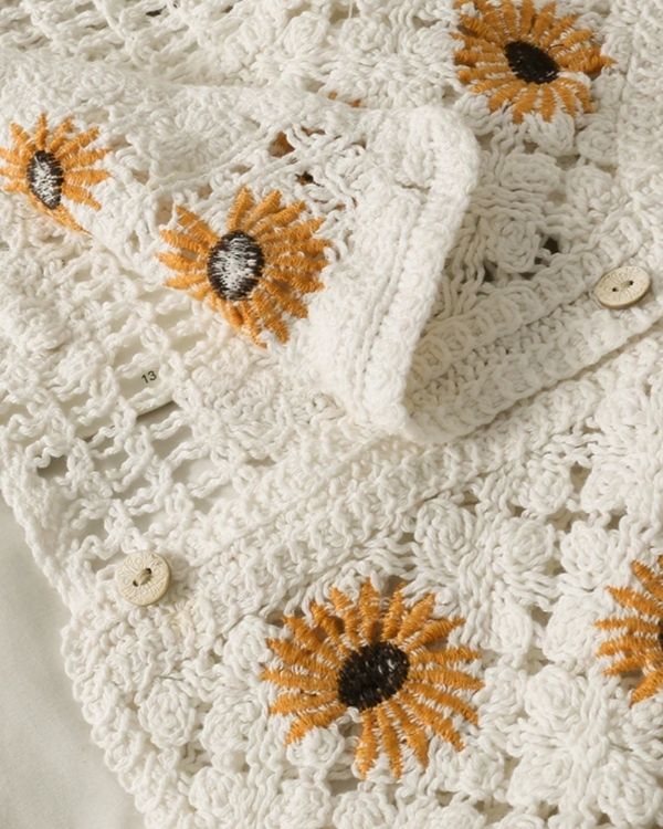 Haekeltop Crochet Top mit Knoepfen auf der Vorderseite 