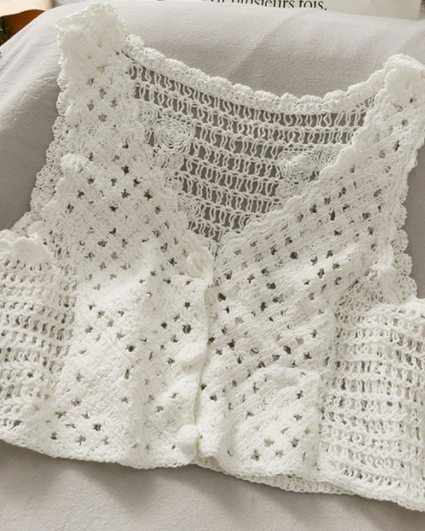 Weisses Boho Haekeltop Crochet Crop Top mit Blumenmuster 