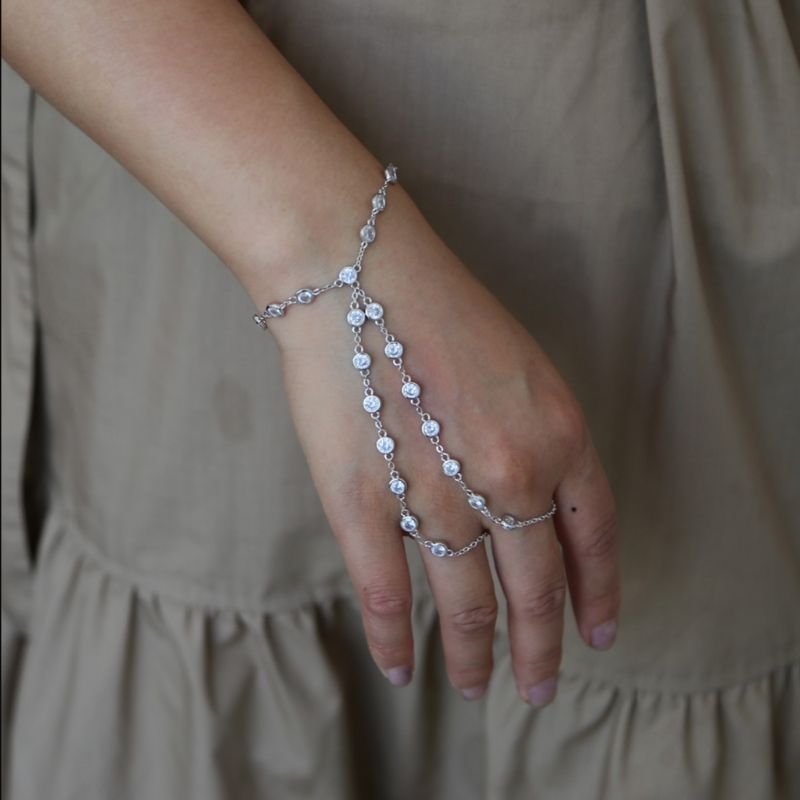 Armkette Armband mit Handkette und Ring feine Kette mit Zirkonia Steinen 