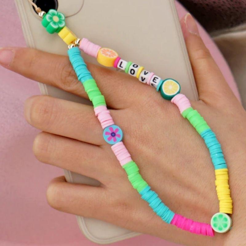 Farbige Clay Handykette Perlenkette mit Frucht und Blumen Perlen und Love Buchstaben - Smartphone Accessoires Case