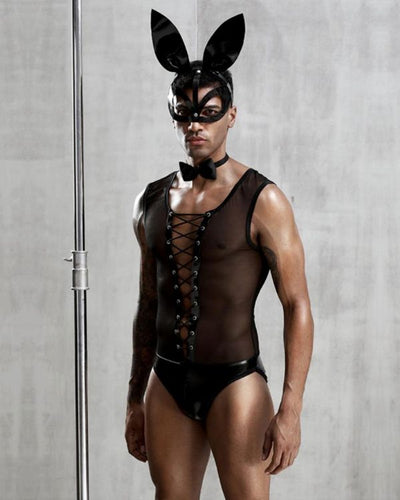 Schwarzer Herren Bodysuit mit Schnuerung und engen Boxer mit passender BDSM Maske