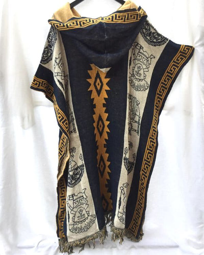 Stillvoller Herren Poncho Cape mit Kapuze und Ethno Boho Symbolen Mustern 