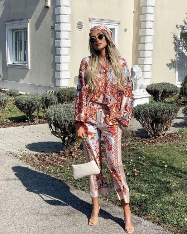 Set aus Hose, Bluse und passendem Kopftuch - Damen Fashion Tracksuit Set mit Vintage Mustern