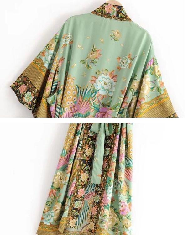 Kimono Elegant hochwertig im Japanese Style und Blumen Garten Motiven