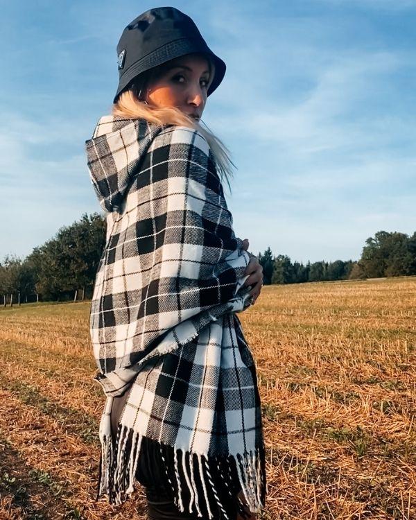 Unisex Poncho Cape mit Kapuze und Verschluss auf der Vorderseite