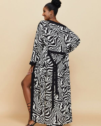 Eleganter Rayon Kimono in schwarz-weiss mit langem breitem Schnitt 