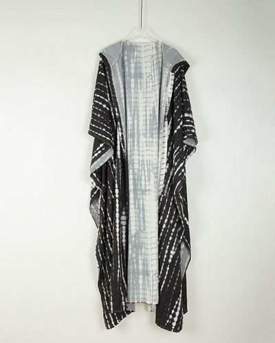 Schwarz Weisser Kaftan Batik Kimono - Boho Fashion Kimonos kaufen Schweiz