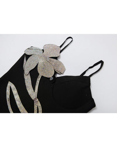 Schwarzes figurbetontes Dame Kleid mit Glitzer Shine Strass Steine Blume auf einer Brust