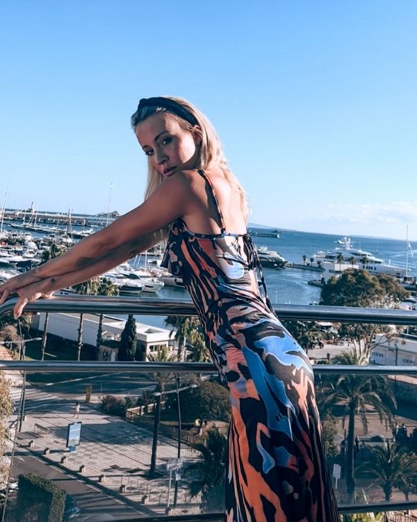 Langes Damen Sommerkleid mit farbigen Zebra Muster Print - Animal Print Maxikleid 