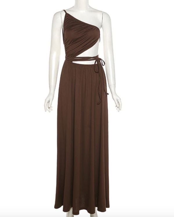 Braunes Boho Hippie Kleid im asymmetrischen Schnitt mit Schnurr zum binden und One-Should Off Schnitt