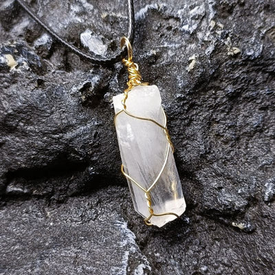 Kristallstein Halskette mit Kristall Quartz Anhaenger 