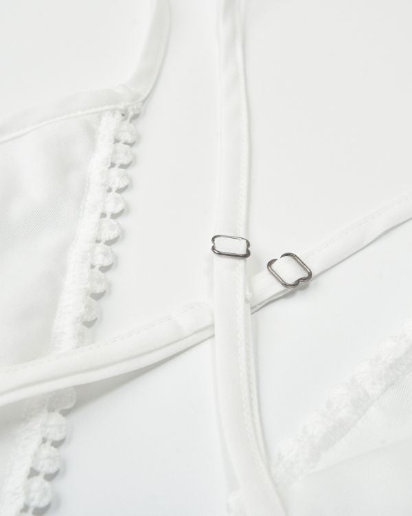 verstellbare Traeger am Kleid