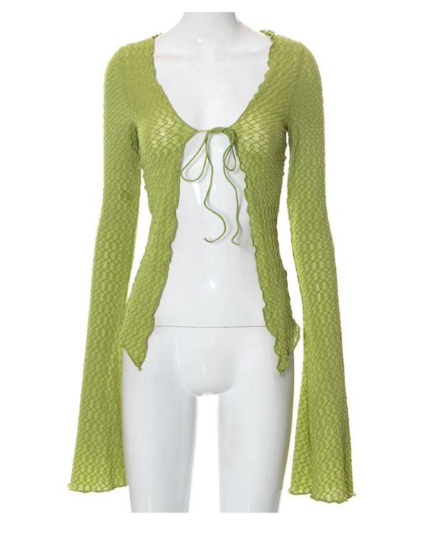 Damen Shirt Flare Sleeves auf der Vorderseite geoffnet und zum binden auf Brusthoehe