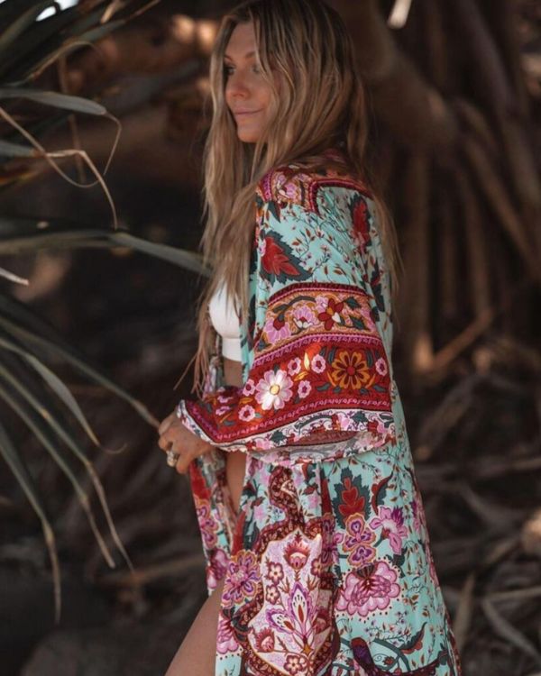 Tuerkis roter Boho Kimono mit Blumen Print