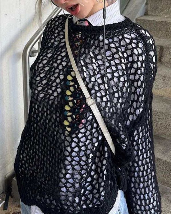 Schwarzer Netz Oversize Crochet Pullover mit langen Aermeln und grossen Netz Loechern 