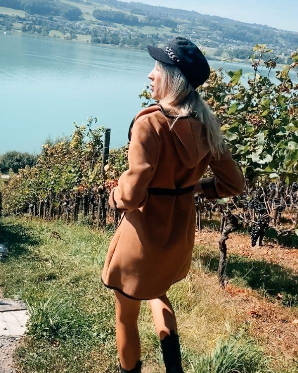 Braune Damen Kapuzen Cardigan Jacke Herbst Kollektion Schweiz Fashion